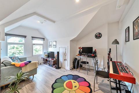 1 bedroom flat for sale, St. Pauls Avenue, London NW2