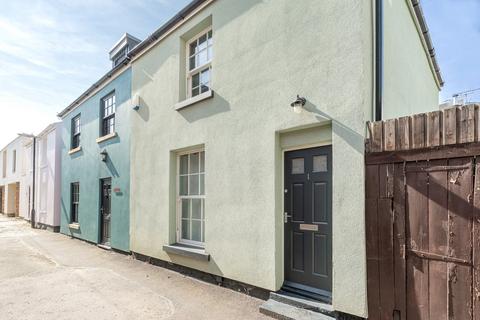 Chapel Lane, The Suffolks, Cheltenham, GL50