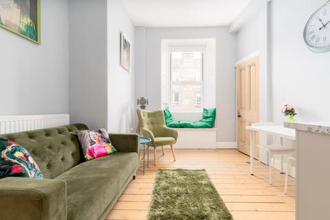 19/5 Polwarth Crescent, Edinburgh, EH11 1HR