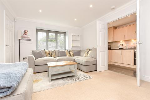 1 bedroom maisonette for sale, Loxford Close, Caterham CR3