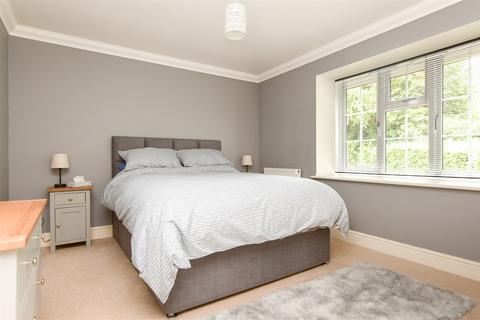 1 bedroom maisonette for sale, Loxford Close, Caterham CR3