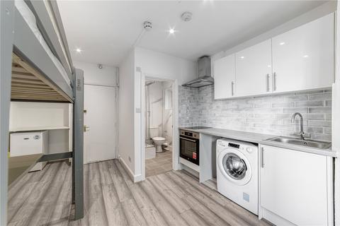 Studio to rent, Warwick Road, London, SW5
