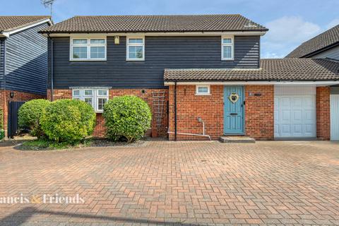 3 Badgers Mount, Orsett, Grays, RM16 3JB