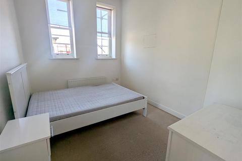 2 bedroom apartment for sale, Edgecumbe House Apartments, Halifax HX1