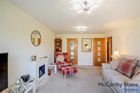 2 bedroom apartment for sale, Bangor Road, Benllech, Tyn-y-Gongl, Anglesey, Gwynedd, LL74 8TF