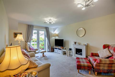 2 bedroom apartment for sale, Bangor Road, Benllech, Tyn-y-Gongl, Anglesey, Gwynedd, LL74 8TF