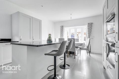 4 bedroom detached house for sale, Kingsborough Drive, Eastchurch