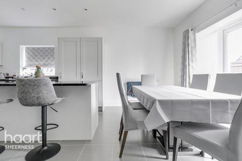 4 bedroom detached house for sale, Kingsborough Drive, Eastchurch