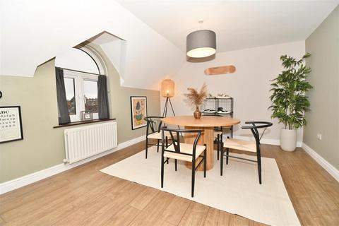 undefined, Russell Terrace, Leamington Spa