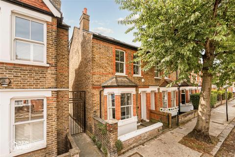 43 Balfour Road, London, W13 9TN