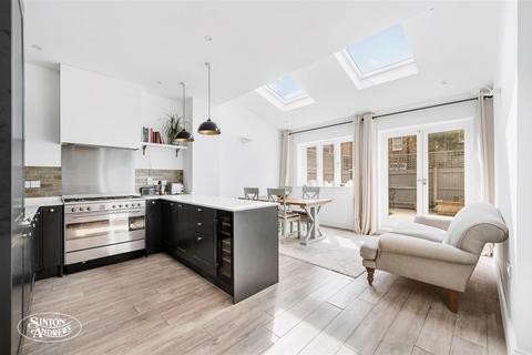 43 Balfour Road, London, W13 9TN
