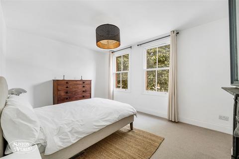43 Balfour Road, London, W13 9TN