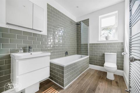 43 Balfour Road, London, W13 9TN