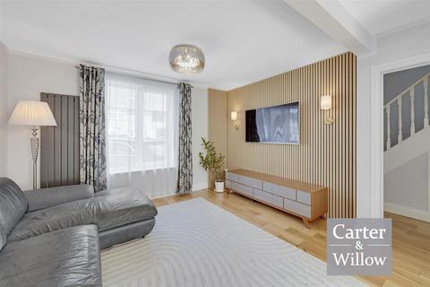 4 bedroom end of terrace house for sale, Sheppey Road, Essex