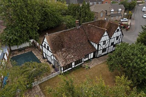5 bedroom detached house for sale, Yew Tree Farm, 53 Luton Road, Chalton, Luton, Bedfordshire, LU4 9UJ