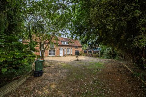 5 bedroom detached house for sale, Yew Tree Farm, 53 Luton Road, Chalton, Luton, Bedfordshire, LU4 9UJ