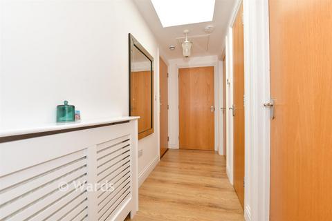 2 bedroom apartment for sale, Kings Court, Hythe CT21