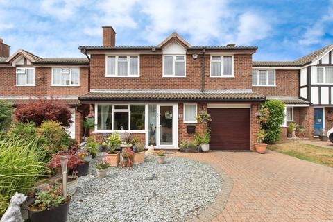 8 Dovestone, Wilnecote, Tamworth, B77 4PB
