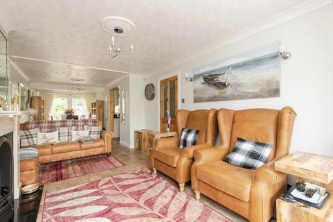 8 Dovestone, Wilnecote, Tamworth, B77 4PB