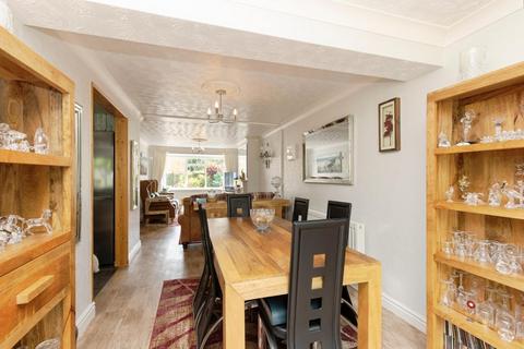 8 Dovestone, Wilnecote, Tamworth, B77 4PB