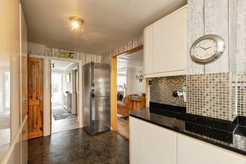 8 Dovestone, Wilnecote, Tamworth, B77 4PB