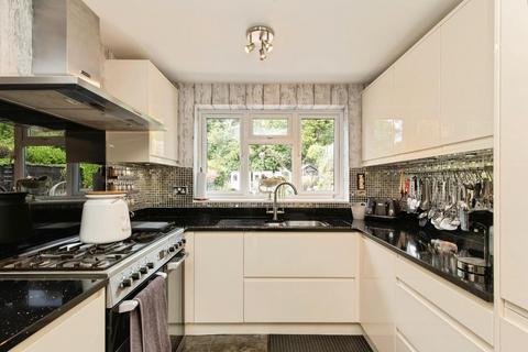 8 Dovestone, Wilnecote, Tamworth, B77 4PB