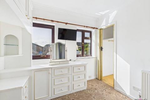 16 The Conifers, Gloucester, GL1 4LP