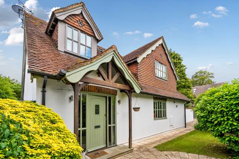 2 North Drive, Littleton, Winchester, SO22 6QA