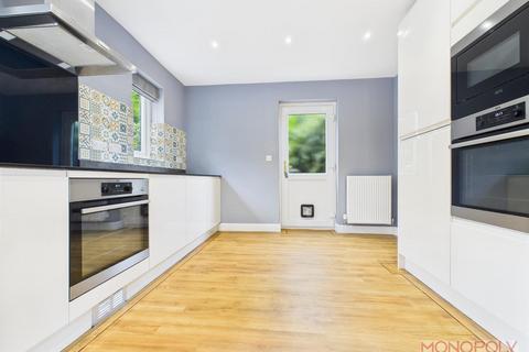 undefined, Arenig Close, WREXHAM