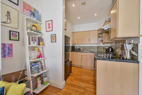 2 bedroom flat to rent, Merton Road, Wandsworth, London, SW18