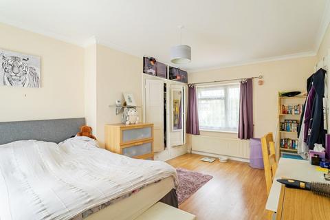 14 Brookfield Road, Northampton, NN2 7LS