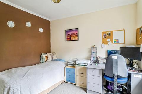 14 Brookfield Road, Northampton, NN2 7LS