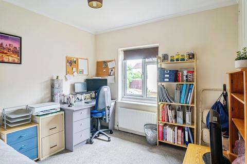 14 Brookfield Road, Northampton, NN2 7LS