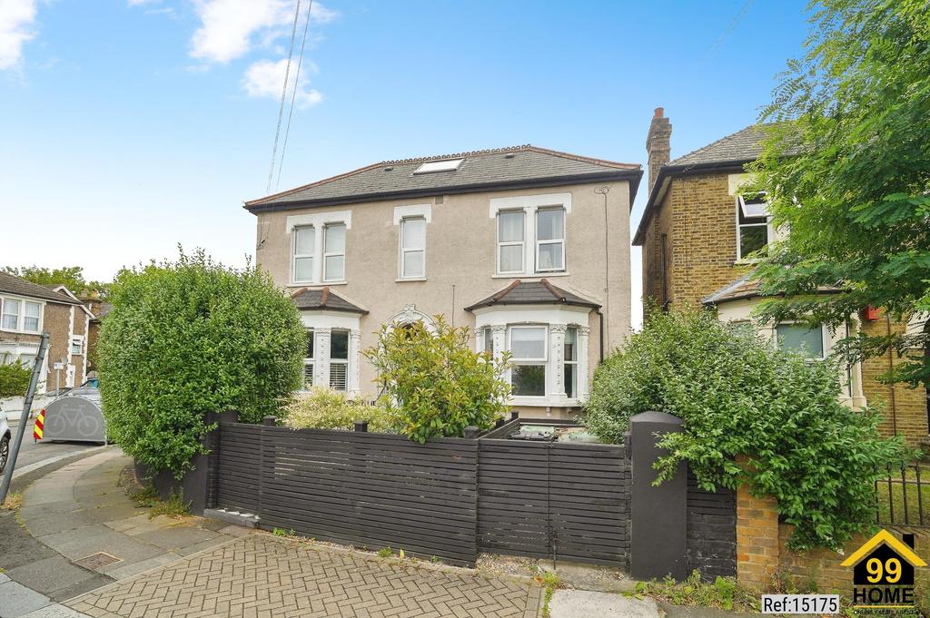 Detached house exterior, driveway