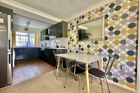 2 bedroom ground floor flat for sale, Weston Park East, Bath