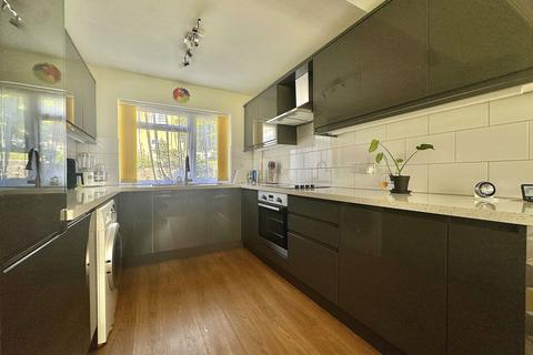 2 bedroom ground floor flat for sale, Weston Park East, Bath
