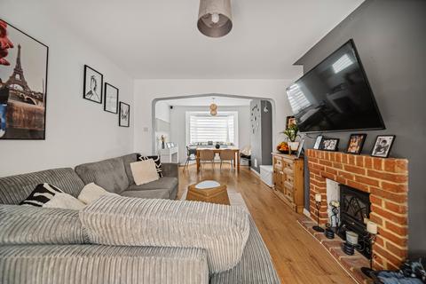 43 Kitchener Avenue, Gravesend, DA12 5JF