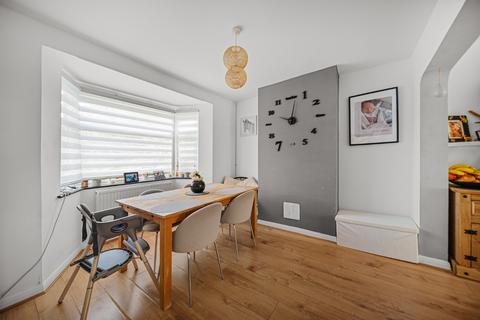 43 Kitchener Avenue, Gravesend, DA12 5JF