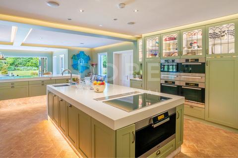 8 bedroom detached house for sale, Halebourne Lane Chobham, GU24
