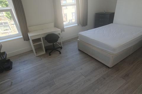 4 bedroom house to rent, 28 Bertram Steet