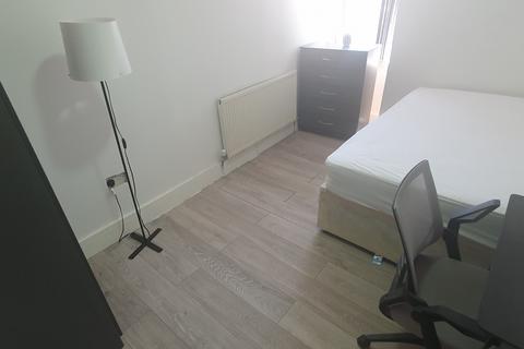 4 bedroom house to rent, 28 Bertram Steet