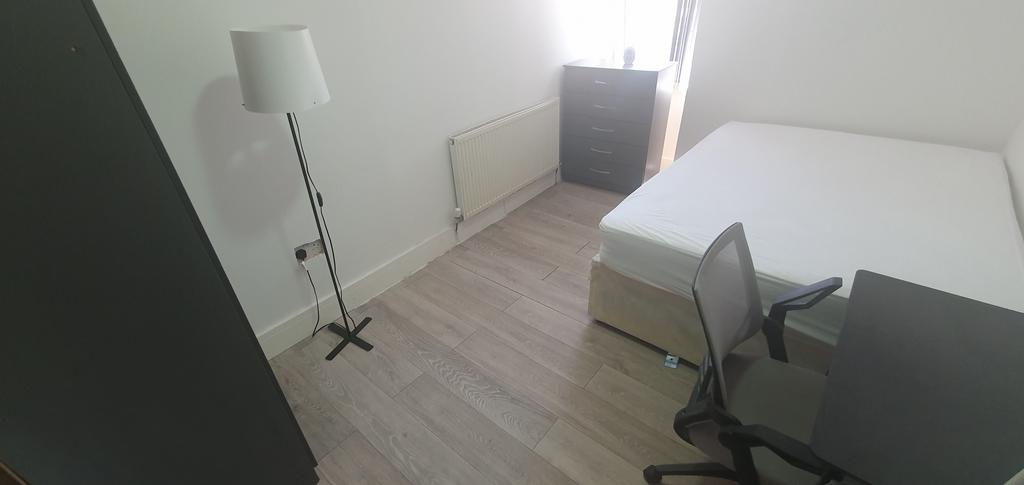 House in Cardiff, Adamsdown - View 4