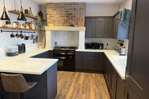 3 bedroom terraced house for sale, Bracken Hill, Mirfield WF14