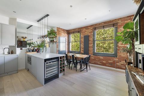 37 Spencer Road, London, W3 6DW