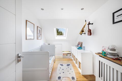 37 Spencer Road, London, W3 6DW