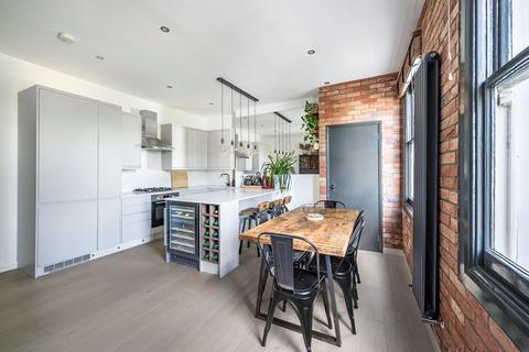 37 Spencer Road, London, W3 6DW