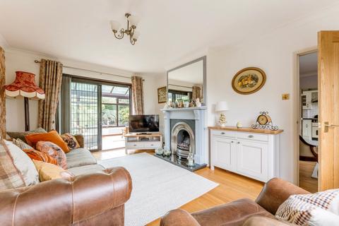 5 bedroom detached house for sale, Drayton High Road, Drayton