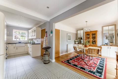 5 bedroom detached house for sale, Drayton High Road, Drayton
