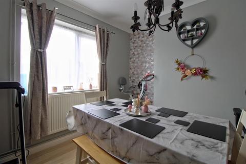 3 bedroom semi-detached house for sale, Riversway, King's Lynn