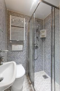 Studio to rent, Claverton Street, Pimlico, London, SW1V